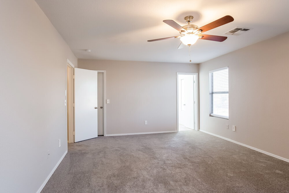 Building Photo - 2809 E Cherry Hills Dr