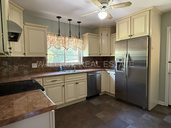 Building Photo - CHARMING STONE HOUSE IN SoKno w/ 3 BDRMS and 2 BATHS