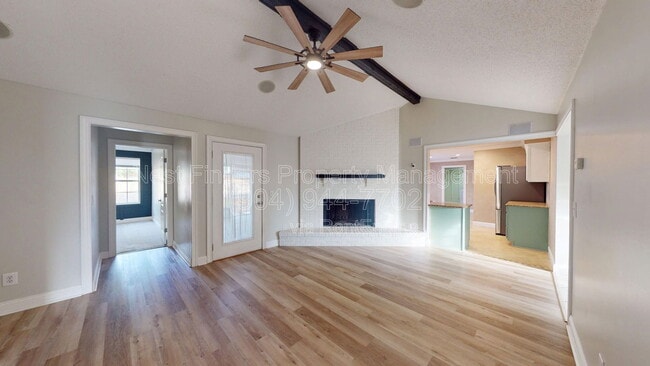 Building Photo - 12947 Tree Wy Ct N