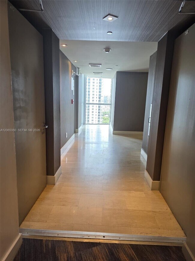 Building Photo - 4111 S Ocean Dr