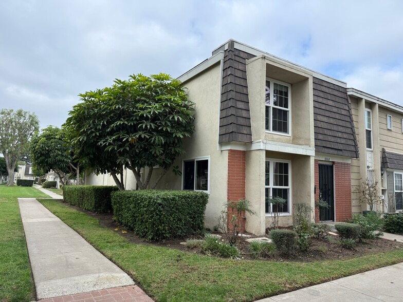 Building Photo - 10068 San Miguel Ct