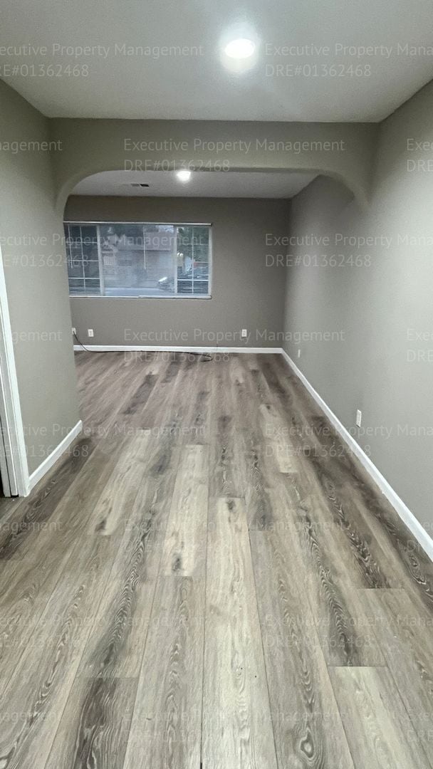 Building Photo - Spacious 3 bedroom, 2.5 bathroom townhome. ASK ABOUT THE MOVE IN SPECIAL (OAC)!