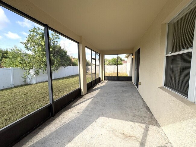 Building Photo - 10 Coventry Ct