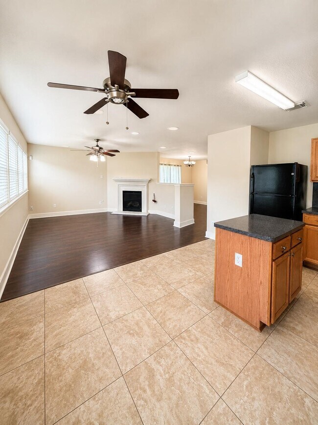 Building Photo - 6146 Settlers Lake Cir W