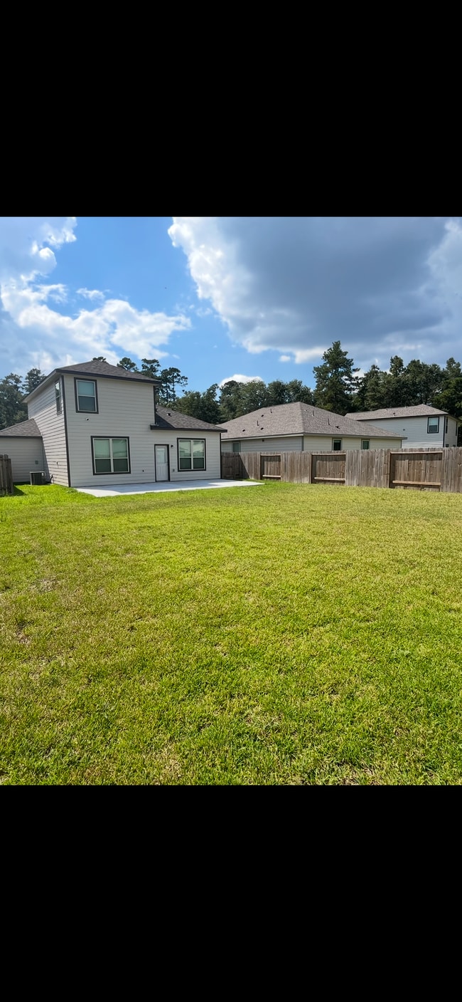Building Photo - 2018 Cedar Br Dr