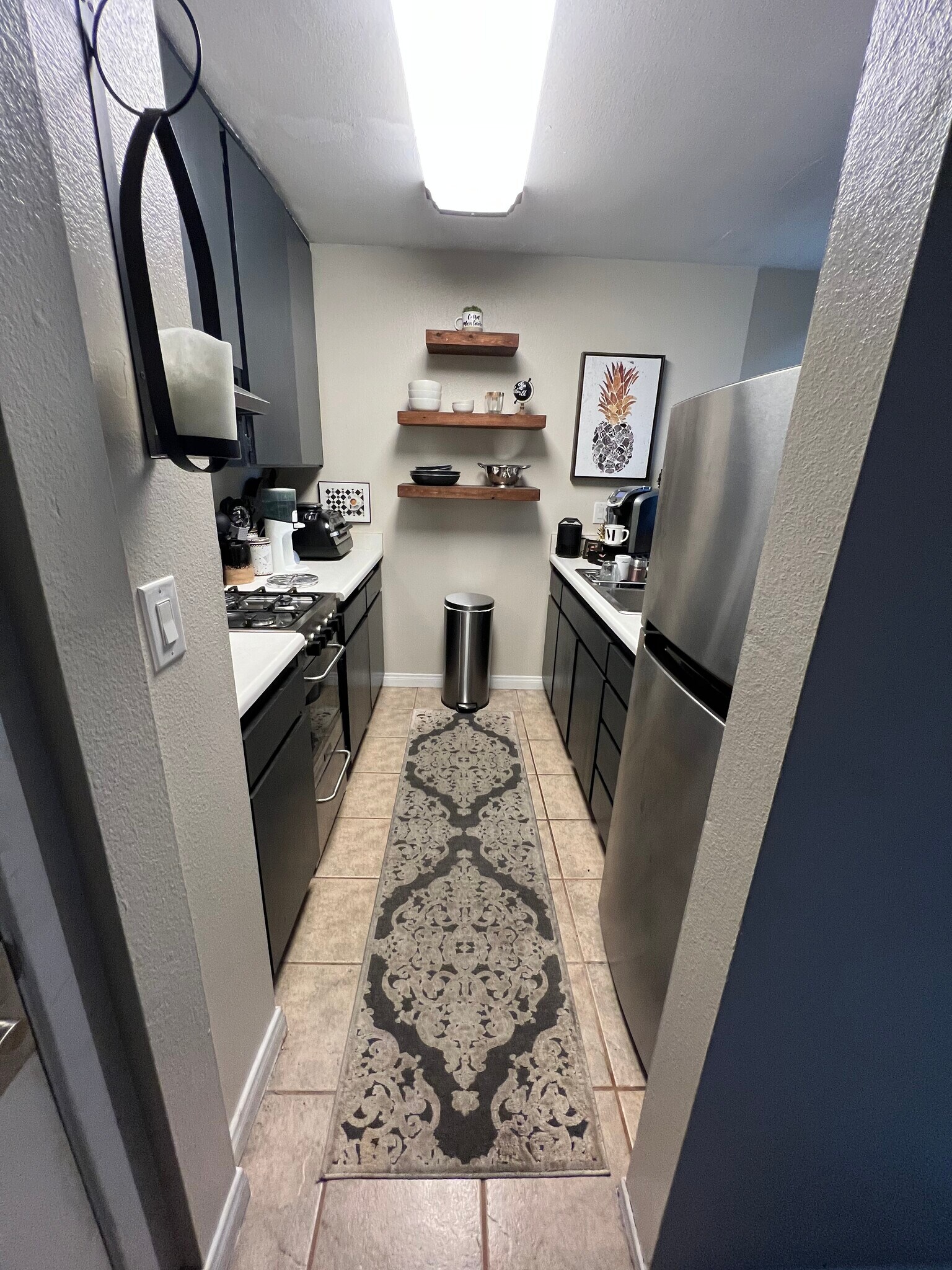 Building Photo - 1625 Hotel Cir S