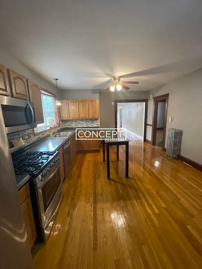 Building Photo - 8 Mill St