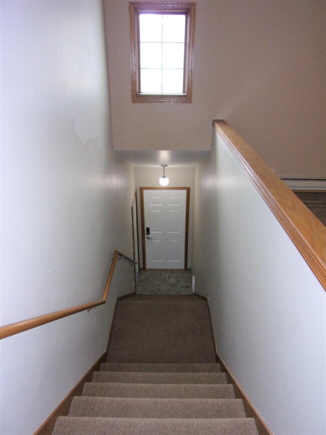 Building Photo - 1435 Pheasant Run Dr