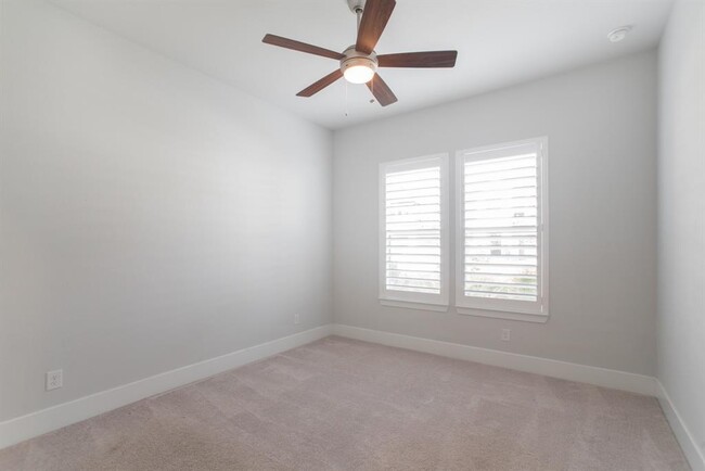 Building Photo - 16 Clearview Terrace Pl