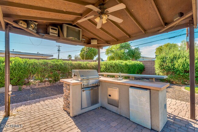 Building Photo - 7248 E Wilshire Dr