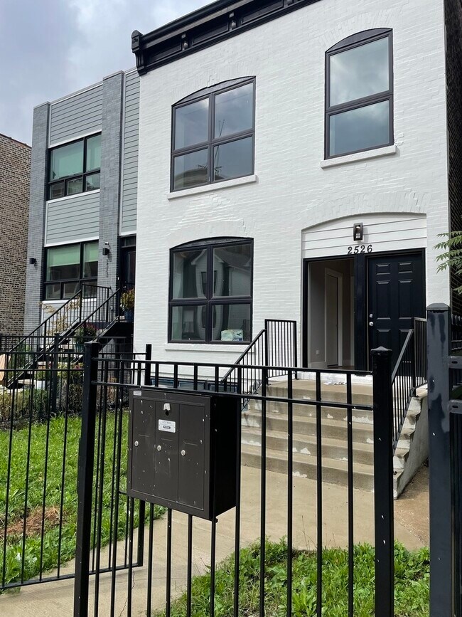 Building Photo - 2526 W Lexington St