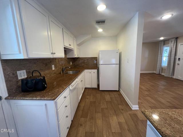 Building Photo - 5118 Granada St