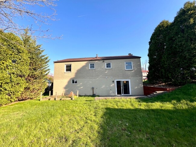 Building Photo - Apple Hill Community - 3 Bedroom 2 Bathroom - Beautiful Home for Rent!