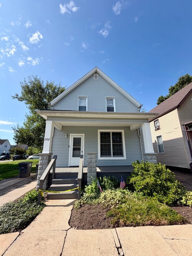 Building Photo - 2502 W Delaware St