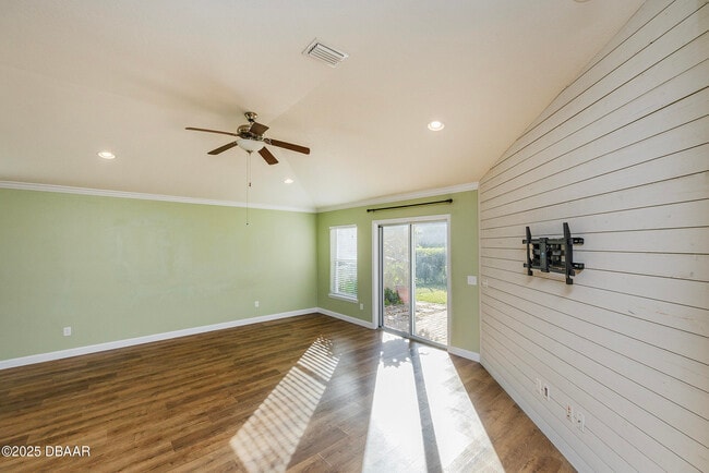 Building Photo - 309 Grande Lake Dr