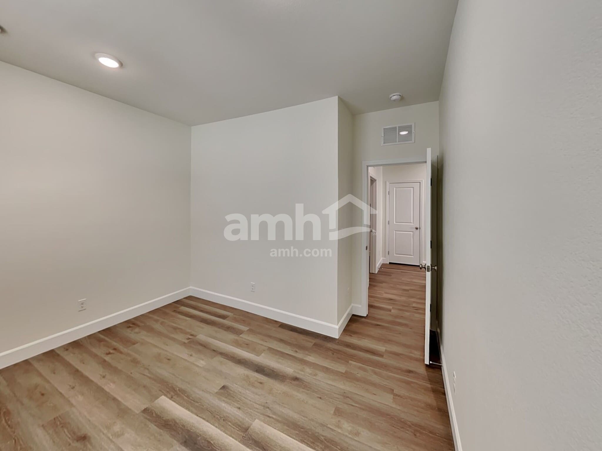 Building Photo - 10335 Bishops Cap St