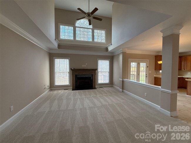 Building Photo - 3993 Lake Shore Rd S