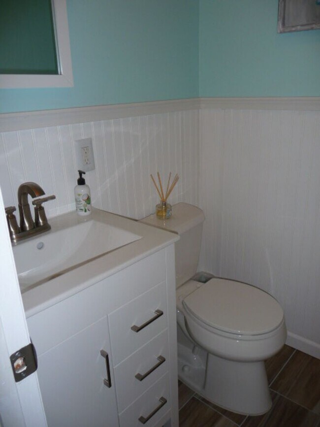 Building Photo - 3/2.5 in Sebastian FL