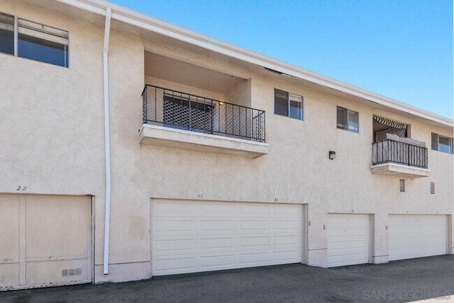 Building Photo - 4800 Williamsburg Ln