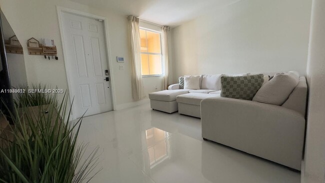 Building Photo - 949 NE 42nd Ave