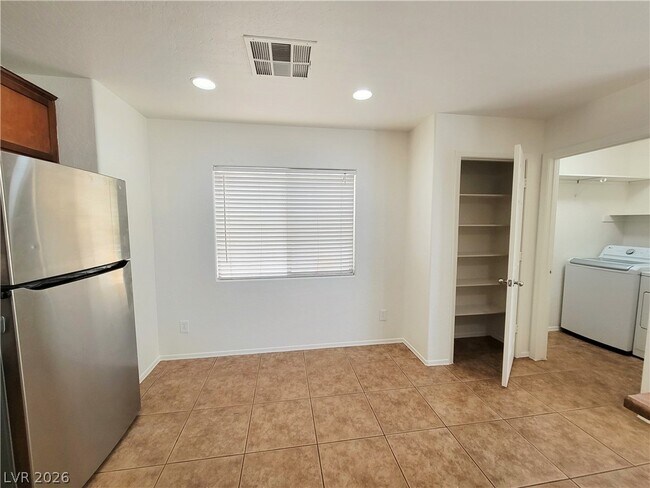 Building Photo - 9090 Tolford Ave
