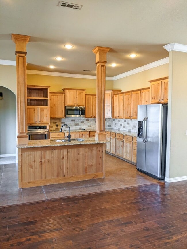 Building Photo - Stunning 4 Bed 2 Bath Home close to Elm Springs Walmart!