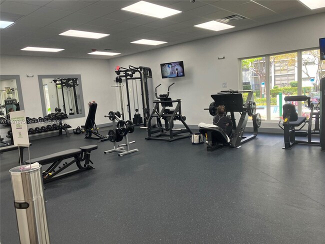 Building Photo - 16919 N Bay Rd