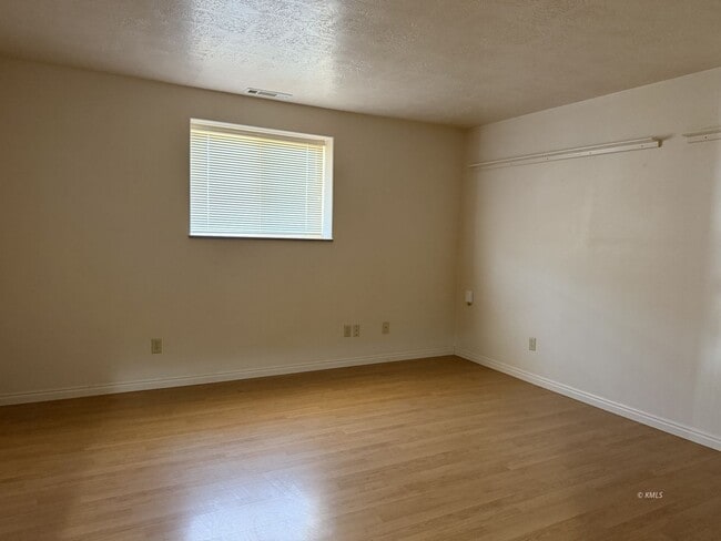 Building Photo - 1220 Monument Rd