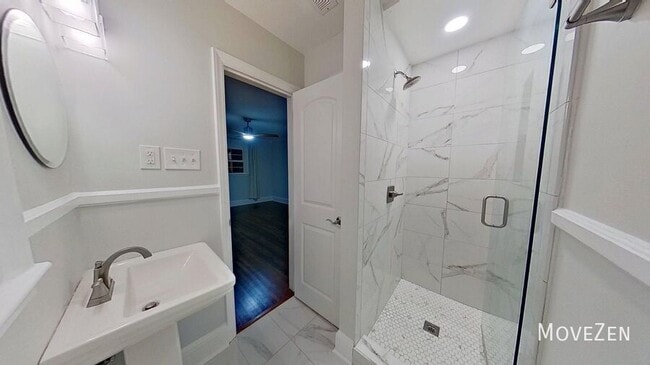 Building Photo - 1200 Dresden Dr W