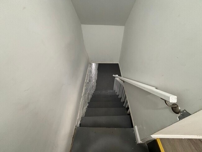 Building Photo - 410 N Loudon Ave