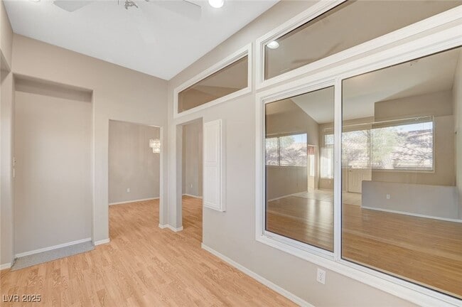 Building Photo - 9356 Villa Ridge Dr