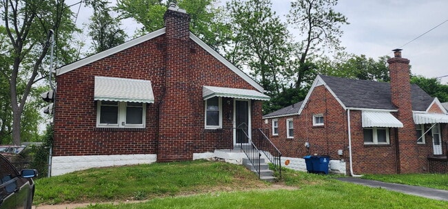 Primary Photo - Lovely 3-Bedroom Florissant Home – Comfort...