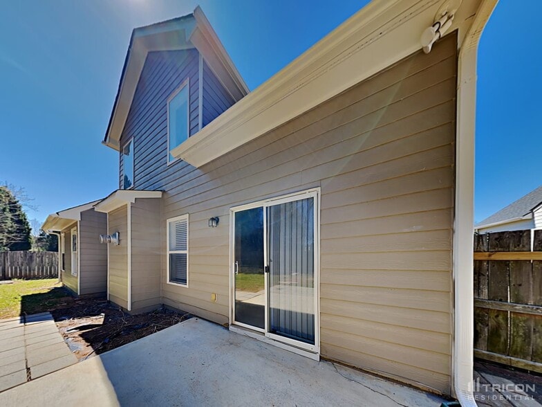 Building Photo - 3337 Coach House Ct