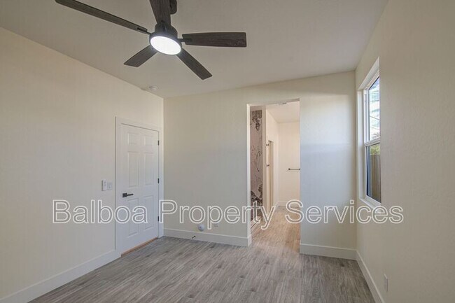 Building Photo - 212 2nd Ave E
