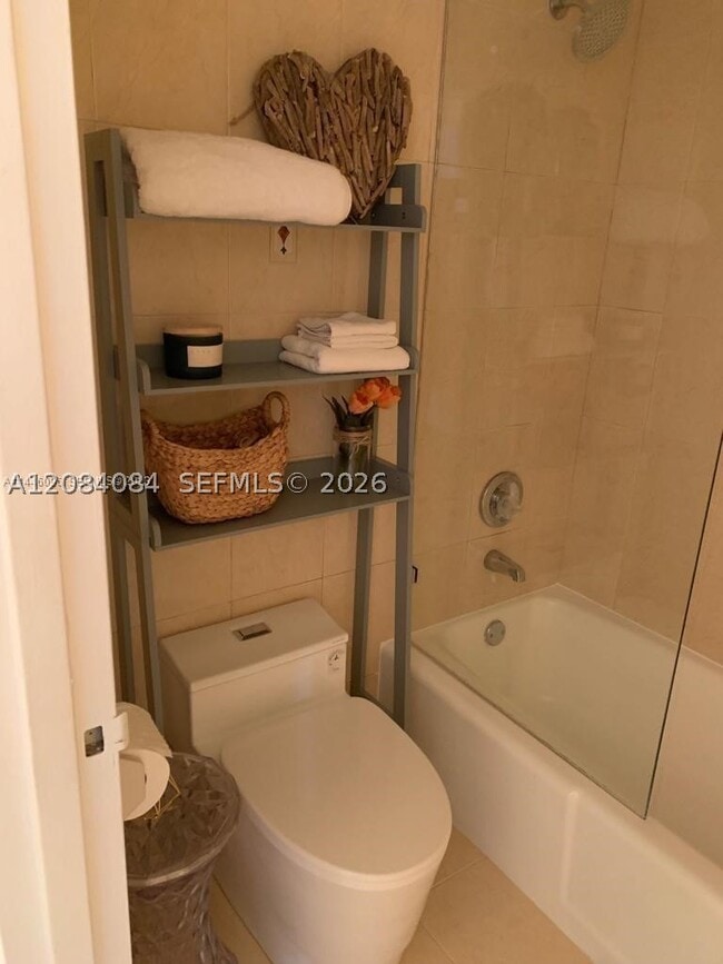 Building Photo - 2899 Collins Ave