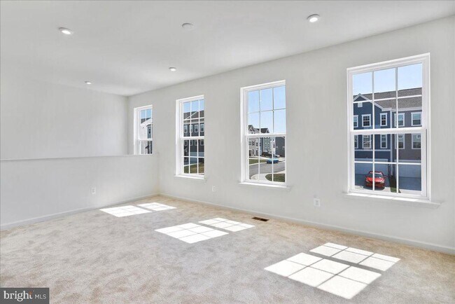 Building Photo - 64 Stafford Pl