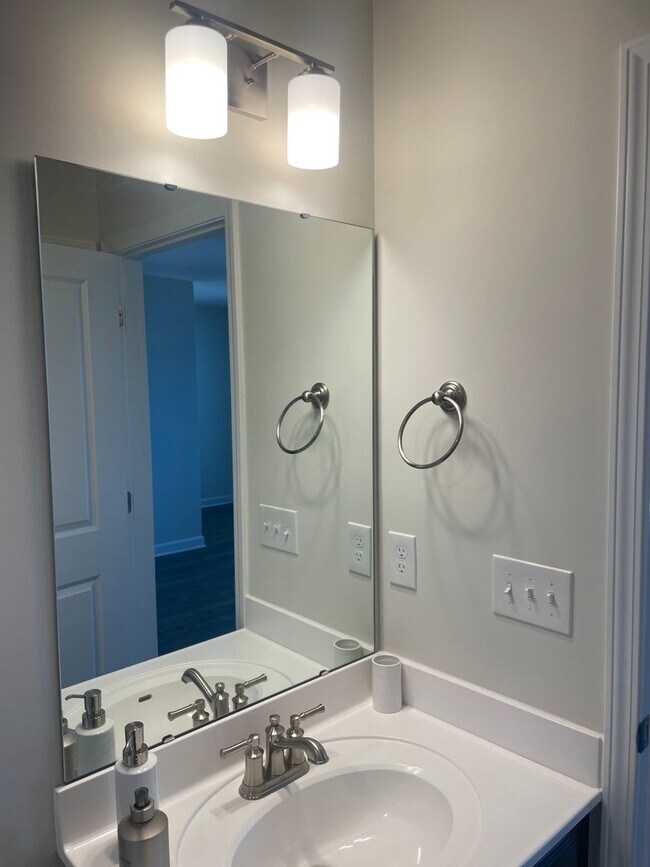 Building Photo - New Construction Townhouse