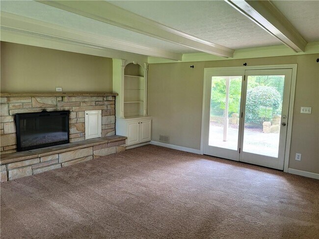 Building Photo - 2800 Davis Rd