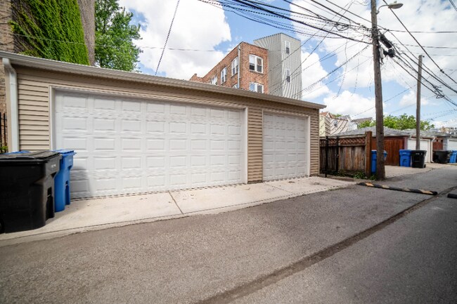 Building Photo - 2923 N Whipple St