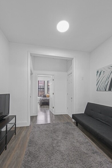Building Photo - 207 W 136th St