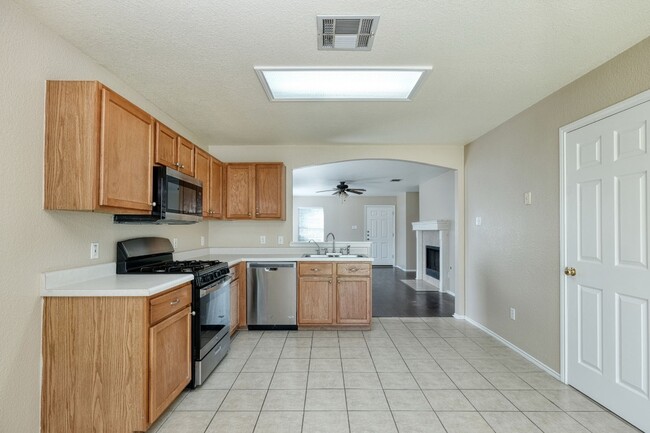 Building Photo - 124 Hunter Rex Way