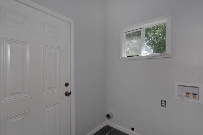 Building Photo - 2229 10th St