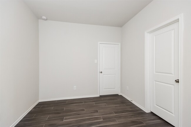 Building Photo - 15367 Estrella Rd W