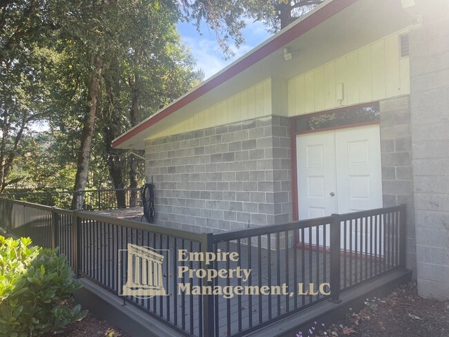 Building Photo - 93127 Marcola Rd