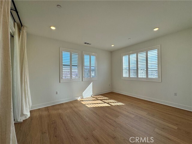 Building Photo - 450 Lobata