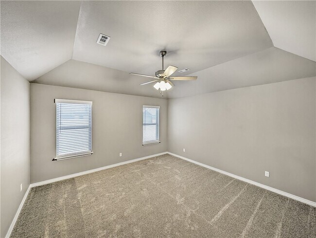 Building Photo - 195 E 2nd St