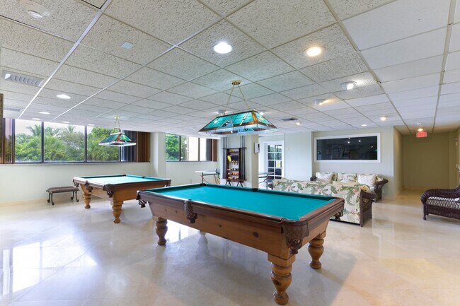 Building Photo - 5600 N Flagler Dr
