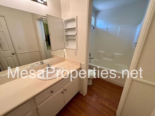 Building Photo - 14027 Silver Creek Way