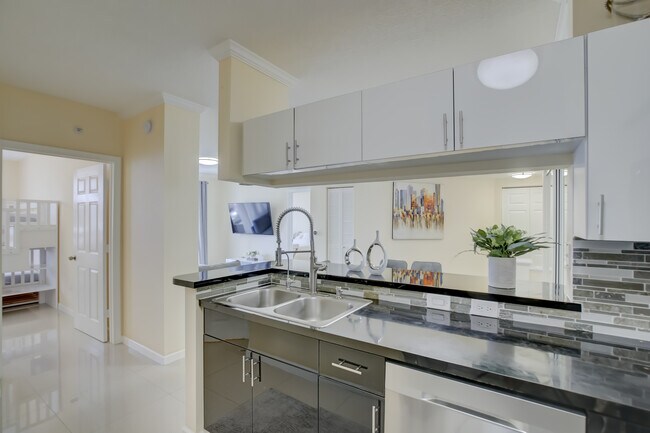 Building Photo - 17100 N Bay Rd