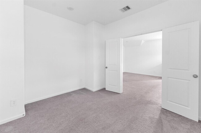 Building Photo - 1426 Northwood Blf Ln